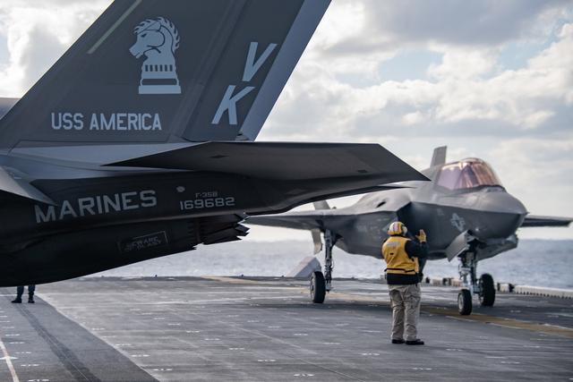 美国出动10架F35美国出动十架F-35，现代战争中的空中霸主展现惊人实力